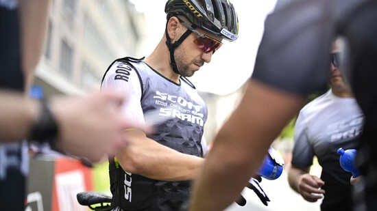 Pannenpech: Nino Schurter fährt an der Bike Revolution in Chur als 8. in die Top 10.