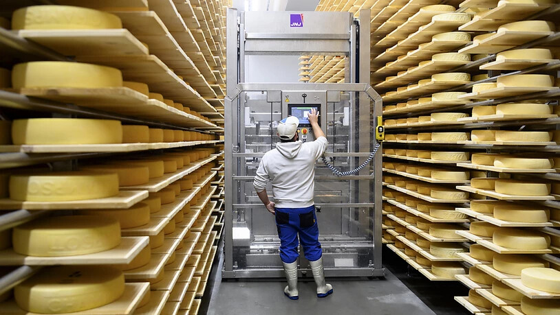Schweizer Raclette-Käse ist im Ausland so beliebt wie noch nie. Die Exporte sind auf einen neuen Rekord gestiegen. Dagegen ist der Konsum im Inland etwas zurückgegangen. (Archivbild)