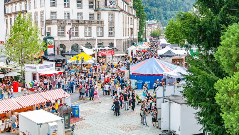 Menschengetummel: Am Churer Fest zieht es tausende Einheimische sowie Heimwehbündnerinnen und -Bündner in die Kantonshauptstadt.