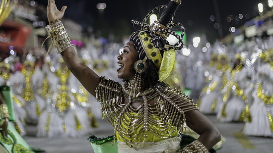 Nun tanzen und singen sie wieder. Der Karneval in Rio ist zurück.