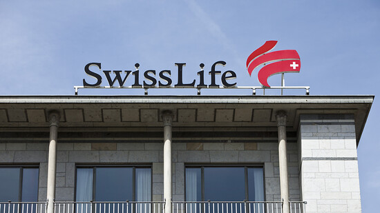 Swiss Life hat im ersten Semester mehr Gewinn gemacht. (Archiv)