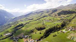 Luftaufnahme: Die Val Lumnezia.