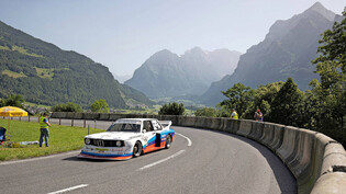 Baujahr 1978: Armin Buschors BMW ist einer der historischen Renn-Tourenwagen, welche die Faszination des Kerenzerbergrennens ausmachen.