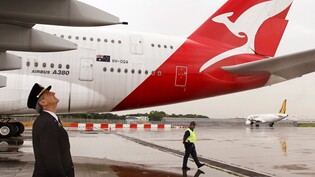 Die australische Fluggesellschaft Qantas hebt die Pflicht zur Mund-Nasen-Bedeckung für die Crews und Passagiere auf gewissen Flügen auf. (Archivbild)