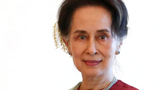 ARCHIV - Die in Myanmar entmachtete Ex-Regierungschefin und Friedensnobelpreisträgerin Aung San Suu Kyi ist nach Angaben der Militärjunta in der Hauptstadt Naypyidaw in ein Gefängnis gebracht worden. Foto: Uncredited/AP/dpa