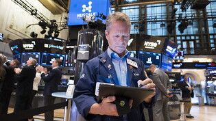 Stark steigende Aktienkurse an der New Yorker Börse gaben am Freitag den europäischen Märkten Auftrieb. Der Schweizer Leitindex SMI gewann 3,5 Prozent dazu.(Archivbild)