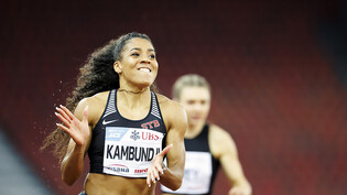 Mujinga Kambundji freut sich über ihren Schweizer Rekord