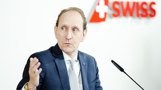 In einer Protestnote unter anderem an Konzernchef Dieter Vranckx werfen die Gewerkschaften der Swiss dem Unternehmen Lohndumping vor. (Archivbild)