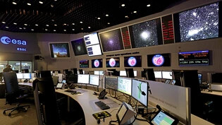 Blick in den Hauptkontrollraum mit den ersten Bildern des Weltraumteleskops Euclid im Europäischen Raumfahrtkontrollzentrum (ESA/ESOC) in Darmstadt (D) im November 2023. (Archivbild)
