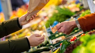 In Deutschland sind die Nahrungsmittelpreise im März im Vergleich zu Vorjahresmonat gesunken. Ein Rückgang wurde zuletzt vor rund neun Jahren gemessen.(Archivbild)