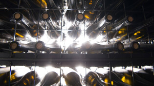 Trotz kleineren Engpässen: Der Wein soll weiterhin in Glasflaschen abgefüllt werden.