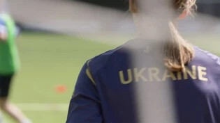 Eine temporäre Heimat: Die jungen Ukrainerinnen spielen seit bald vier Monaten in der Schweiz Fussball, wie das «Sportpanorama» am Sonntag zeigte.