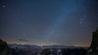 Spezielle Aussicht: In der Nacht auf Dienstag lassen sich in höheren Lagen viele Sternschnuppen beobachten.
