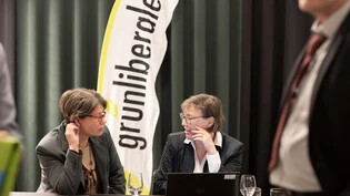 Von den Grünen zur GLP: Der Parteiwechsel von Nadine Landolt Rüegg (links) und Priska Müller Wahl sorgt für eine Änderung der Landratsverordnung. 