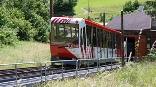 Es ist Geduld gefragt: Die Braunwaldbahn leidet unter technischen Störungen.
