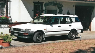 Fährt noch: Der Toyota Corolla aus dem Jahr 1994 ist noch immer fahrtauglich auf den Strassen anzutreffen.
