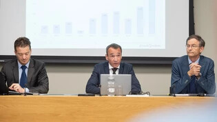 Sprechen übers Geld: Der Leiter der Finanzverwaltung, Raphael Pfiffner, Regierungsrat Martin Bühler und Finanzsekretär Urs Brasser (von links) erklären das kantonale Budget 2024. 