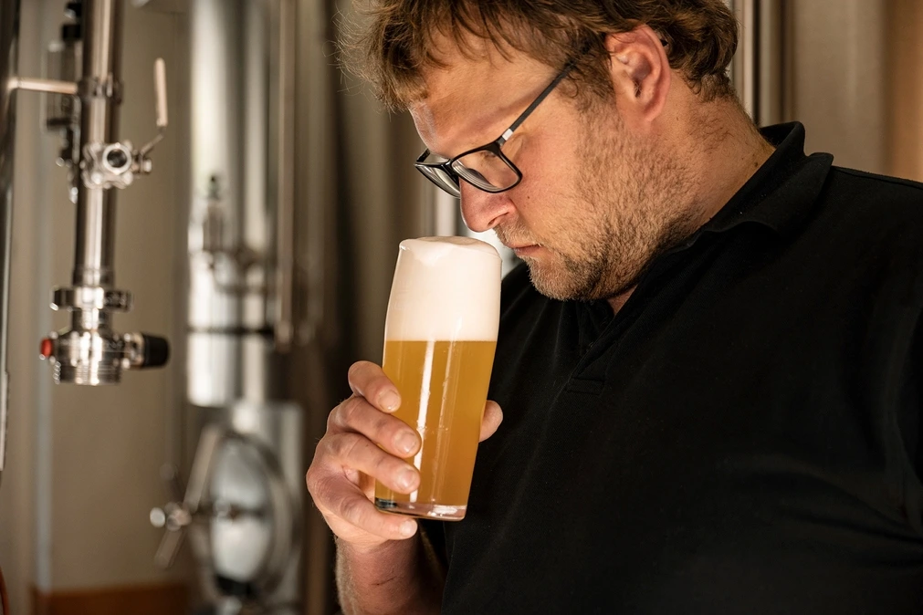 Das Bier aus Monstein wurde an den «Swiss Beer Awards» mehrfach prämiert. Bilder: zVg/BierVision
